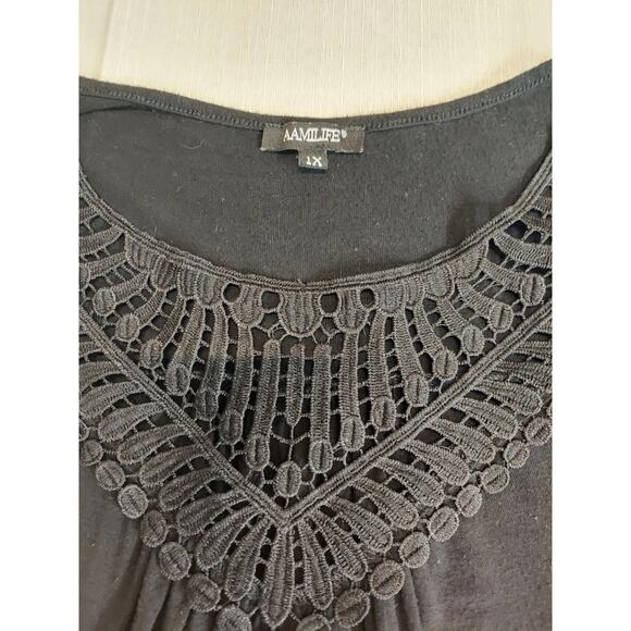 AAMILIFE Womens Top Blouse Size 1X Black Lace Trim V-Neck Short Sleeve Tunic - Picture 2 of 3